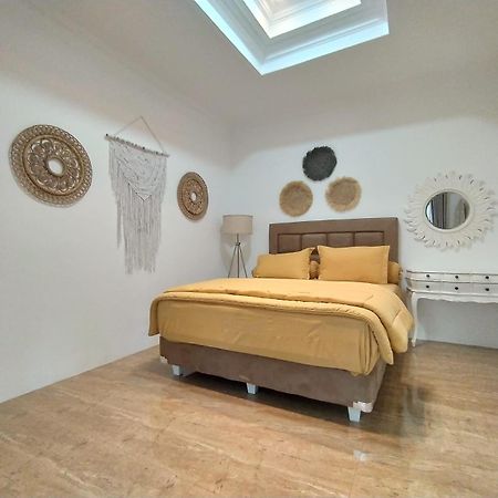 Villa Kota Bunga Malini 7 Cinengangirang Екстериор снимка