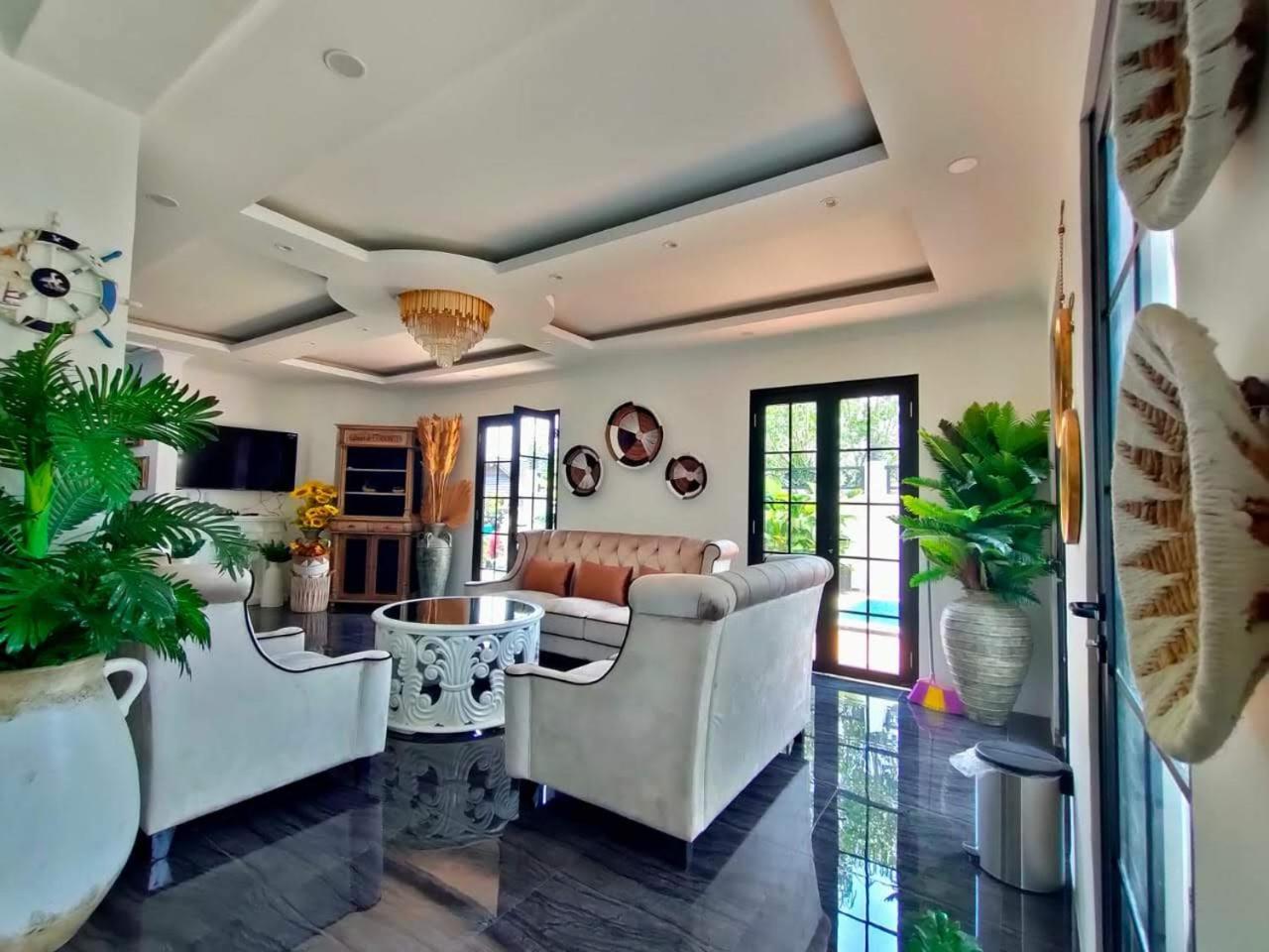 Villa Kota Bunga Malini 7 Cinengangirang Екстериор снимка
