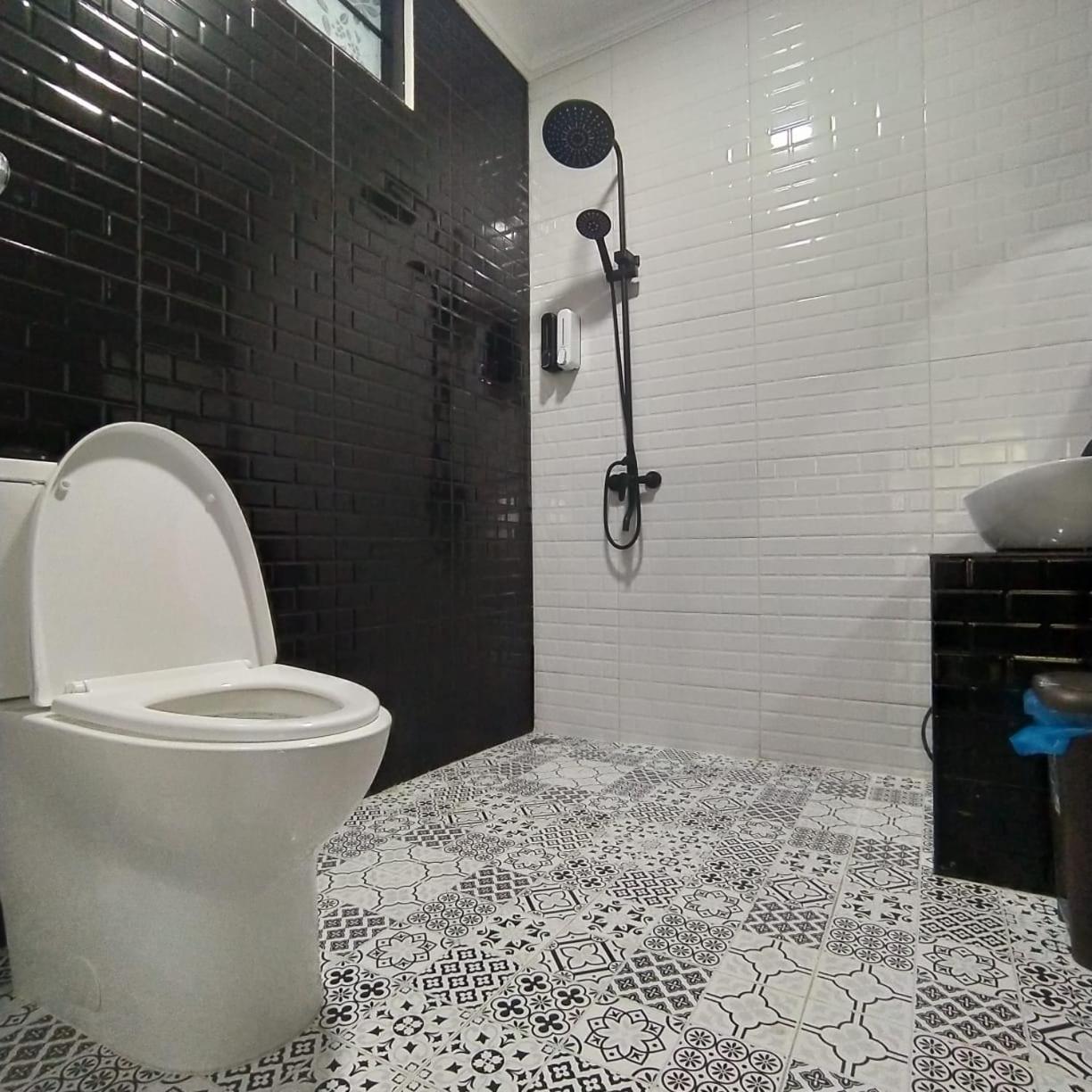 Villa Kota Bunga Malini 7 Cinengangirang Екстериор снимка