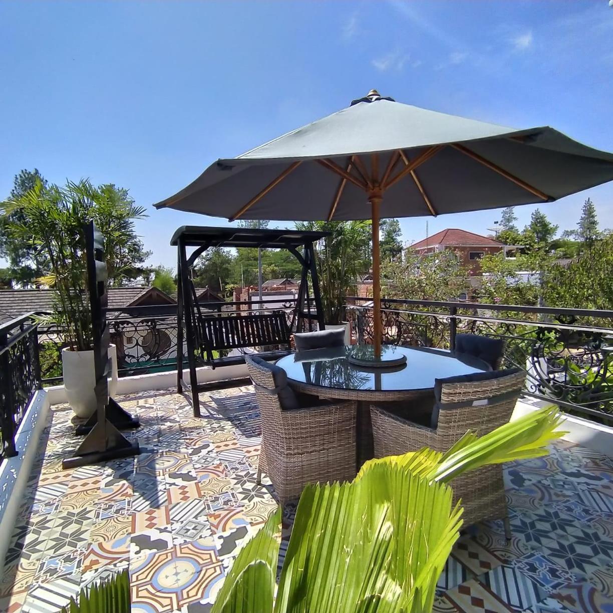 Villa Kota Bunga Malini 7 Cinengangirang Екстериор снимка