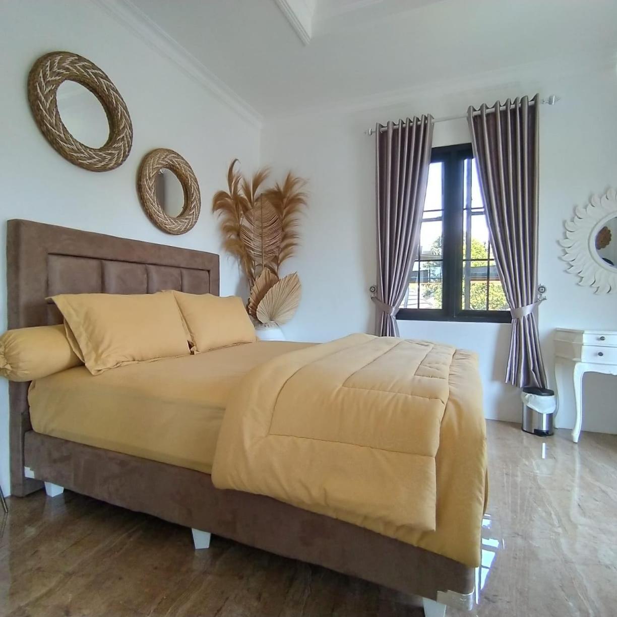 Villa Kota Bunga Malini 7 Cinengangirang Екстериор снимка